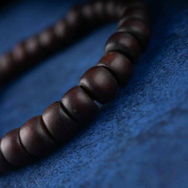 Old Tibetan Red Sandalwood Bracelet