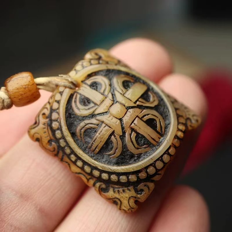Vintage Tibetan Yak Bone Etched Double Vajra Talisman