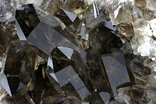 Smoky Quartz Healing Properties, Meanings and Powers - Mantrapiece