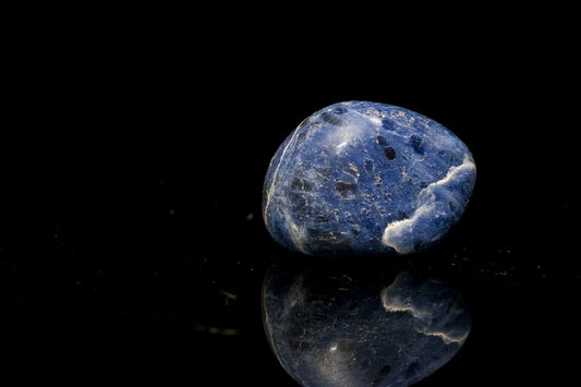 Sodalite Healing Properties, Meanings and Powers - Mantrapiece