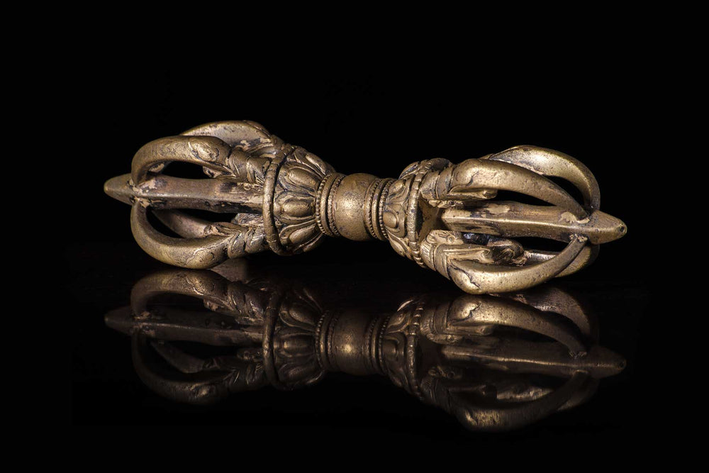 The Symbolic Meaning, Origin and Uses of the Vajra or Dorje - Mantrapiece