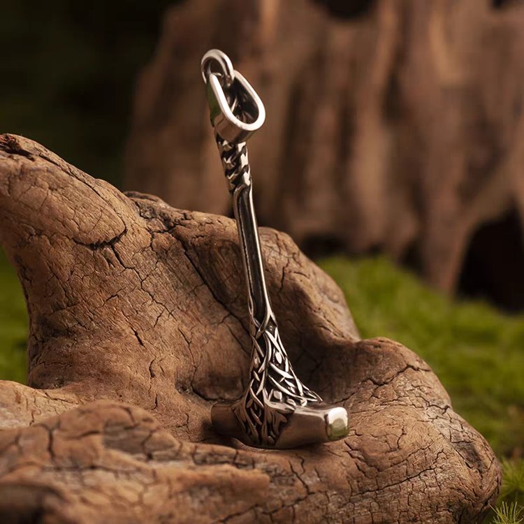 Mjölnir Pendant