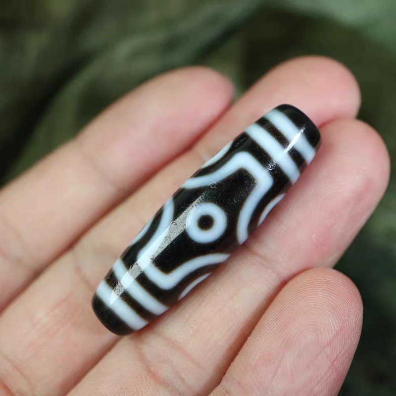 Harmonizing Body, Speech and Mind Amulet 6 Eye Dzi Bead
