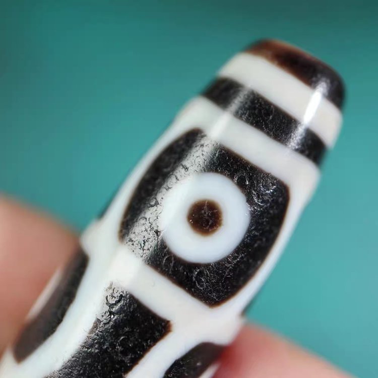 Overcoming Worldly Desires Talisman 6 Eye Dzi Bead