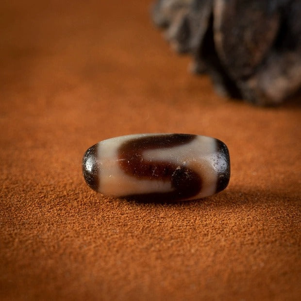 Inner Resilience Tiger Tooth Dzi Bead