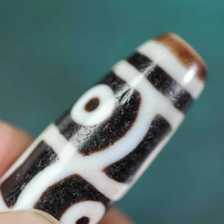 Overcoming Worldly Desires Talisman 6 Eye Dzi Bead