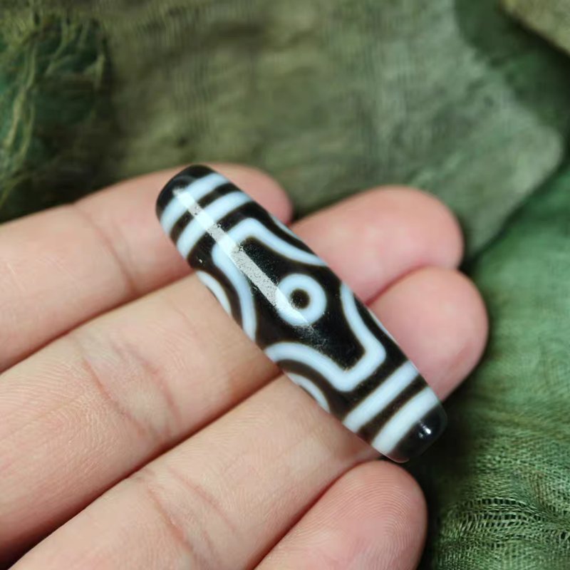 Harmonizing Body, Speech and Mind Amulet 6 Eye Dzi Bead