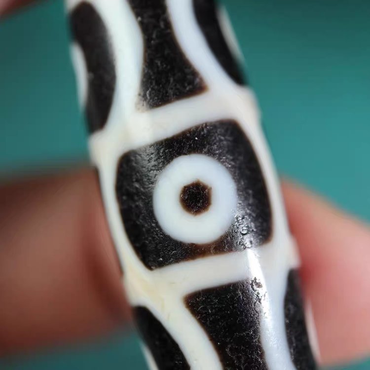 Overcoming Worldly Desires Talisman 6 Eye Dzi Bead