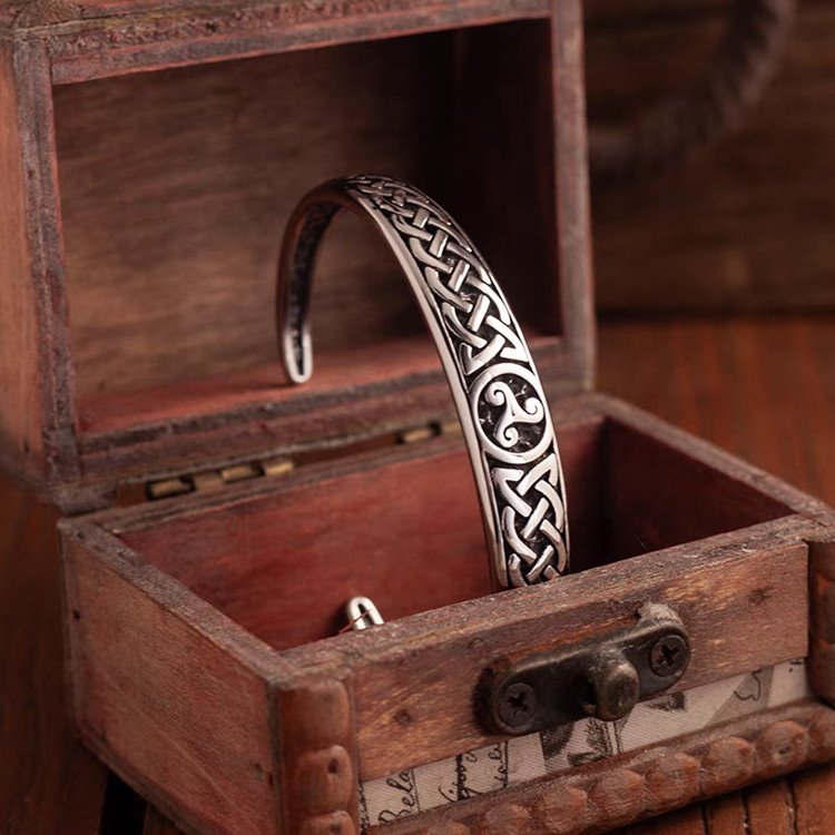 Triskele Celtic Knot Viking Bracelet