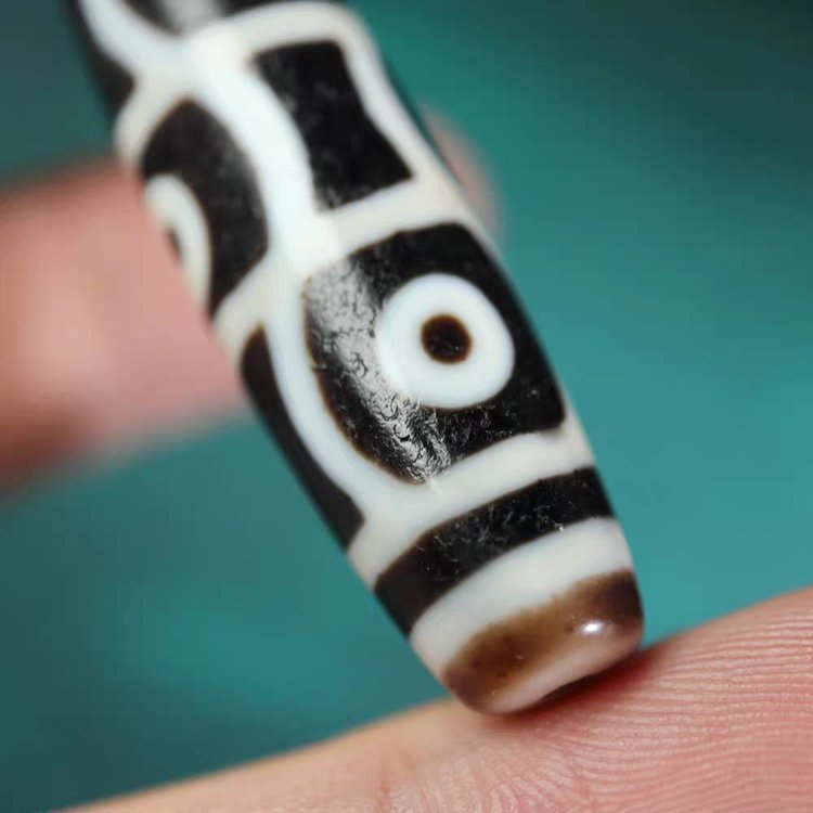 Overcoming Worldly Desires Talisman 6 Eye Dzi Bead