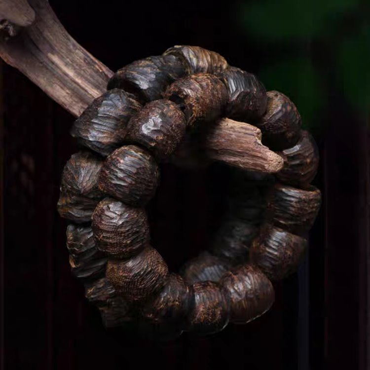 Hand Carved Agarwood Beads 12 Beads