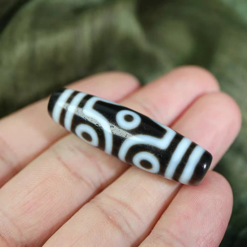 Harmonizing Body, Speech and Mind Amulet 6 Eye Dzi Bead
