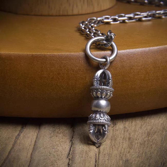 Small Dorje Tibetano Pendant