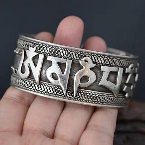 Om Mani Padme Hum Silver Nepal Bracelet