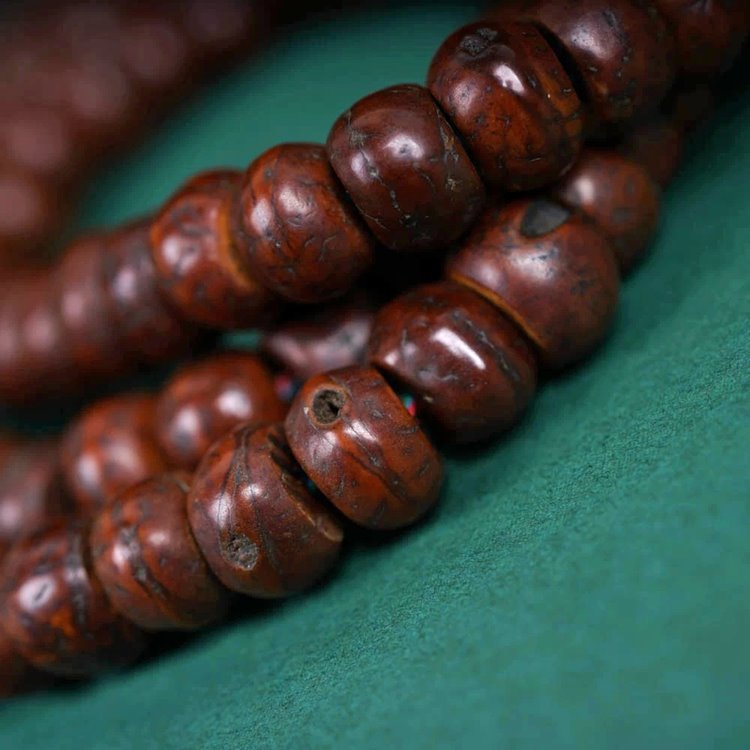 Vintage Tibetan Bodhi Seed Mala Necklace