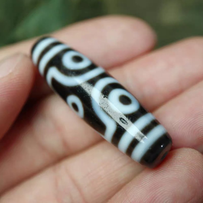 Harmonizing Body, Speech and Mind Amulet 6 Eye Dzi Bead