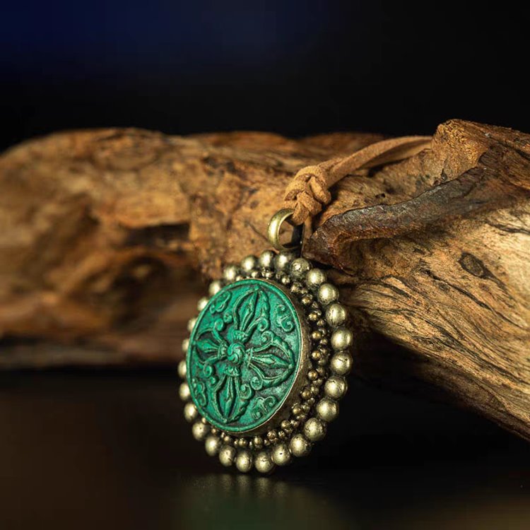 Old Tibetan Iron Dorje Vajra Pendant