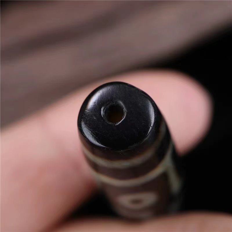 Harmonizing Body, Speech and Mind Amulet 6 Eye Dzi Bead