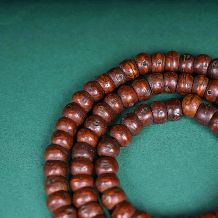 Vintage Tibetan Bodhi Seed Mala Necklace