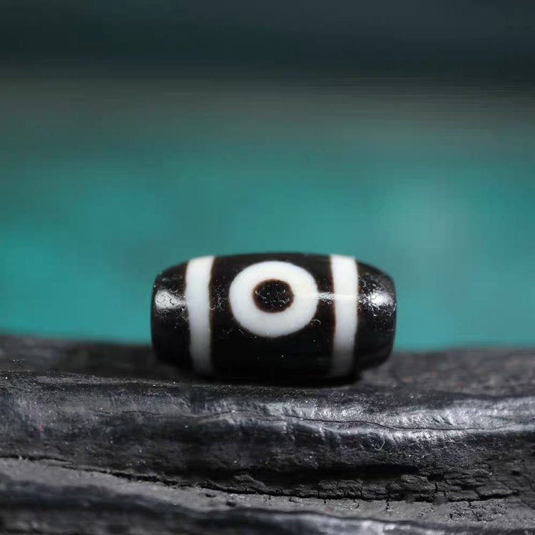 Eye of Prajna Amulet 2 Eye Dzi Bead