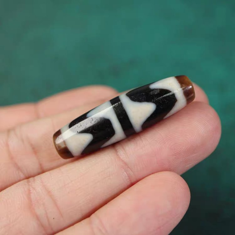 Vitality Rising Tiger Tooth Dzi Bead