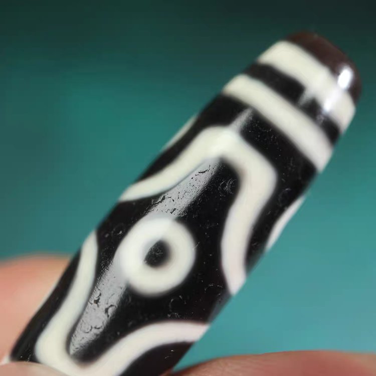 Discerning Emptiness Through Form 6 Eye Dzi Bead