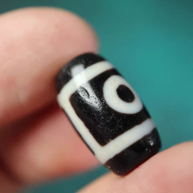 Eye of Prajna Amulet 2 Eye Dzi Bead