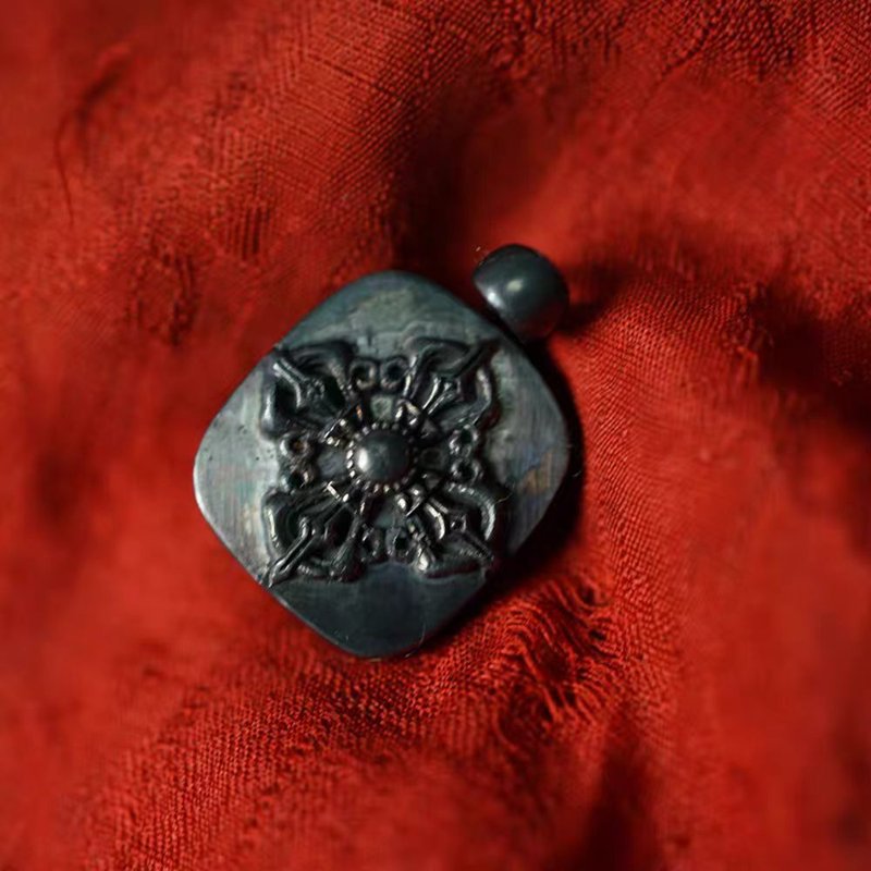 Vintage Tibetan Impermanence Skull Pendant