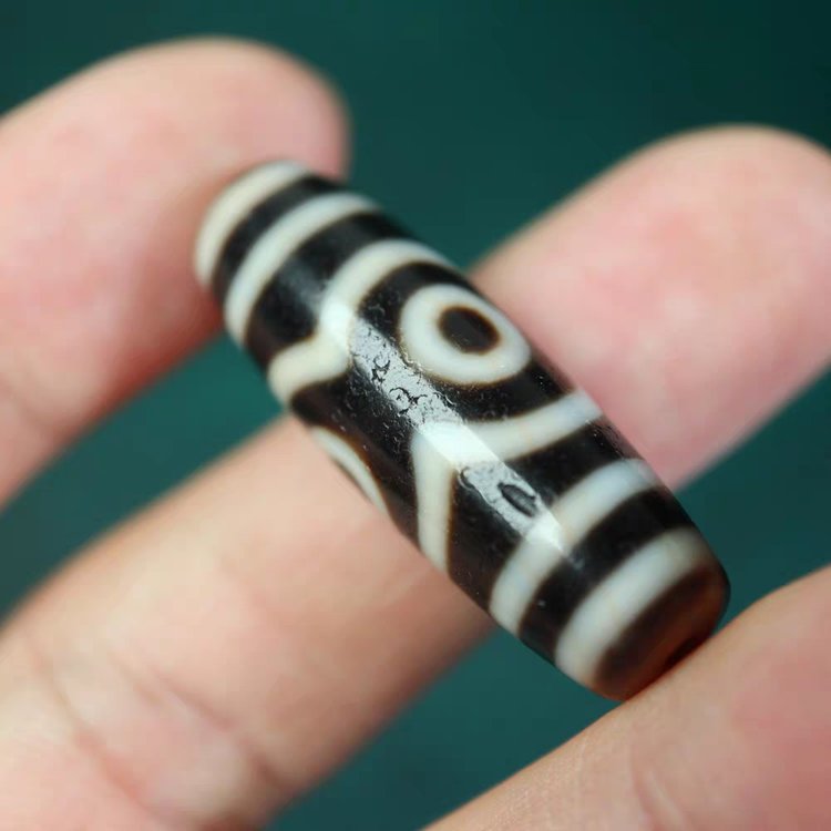 Prosperity Fulfilled 3 Eye Dzi Bead