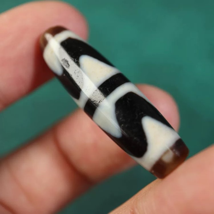 Vitality Rising Tiger Tooth Dzi Bead
