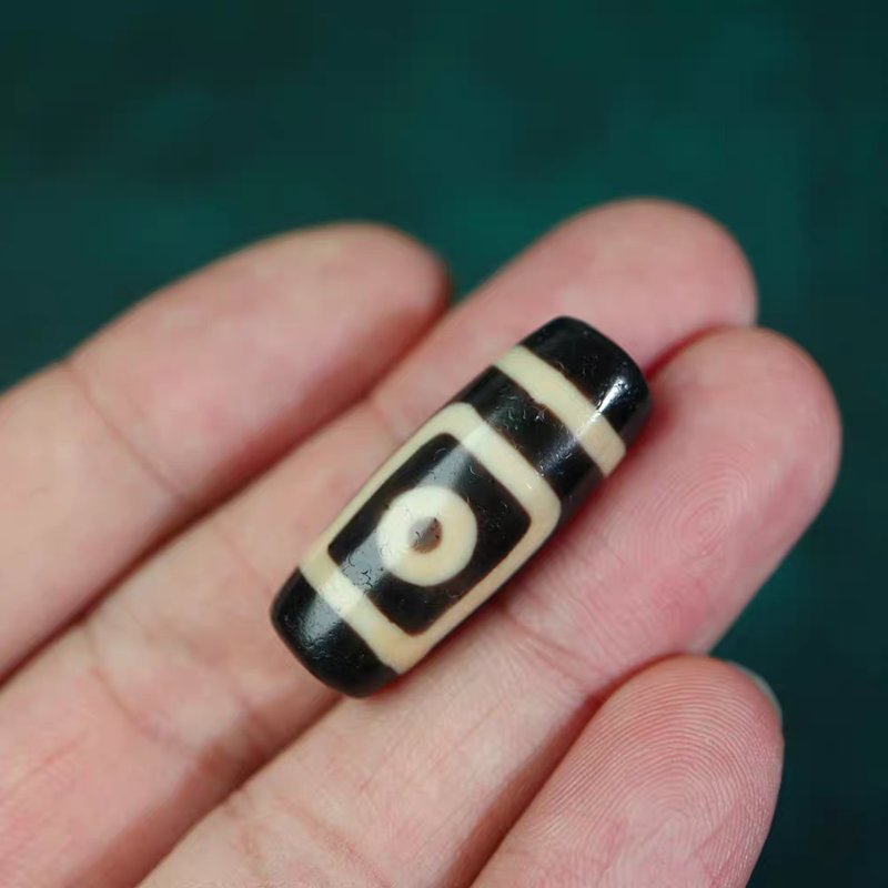 Insightful Refuge of Wisdom Amulet 2 Eye Dzi Bead