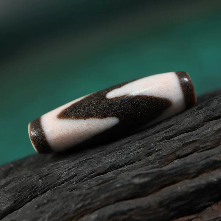 Shard of Unwavering Protection Tiger Tooth Dzi Bead