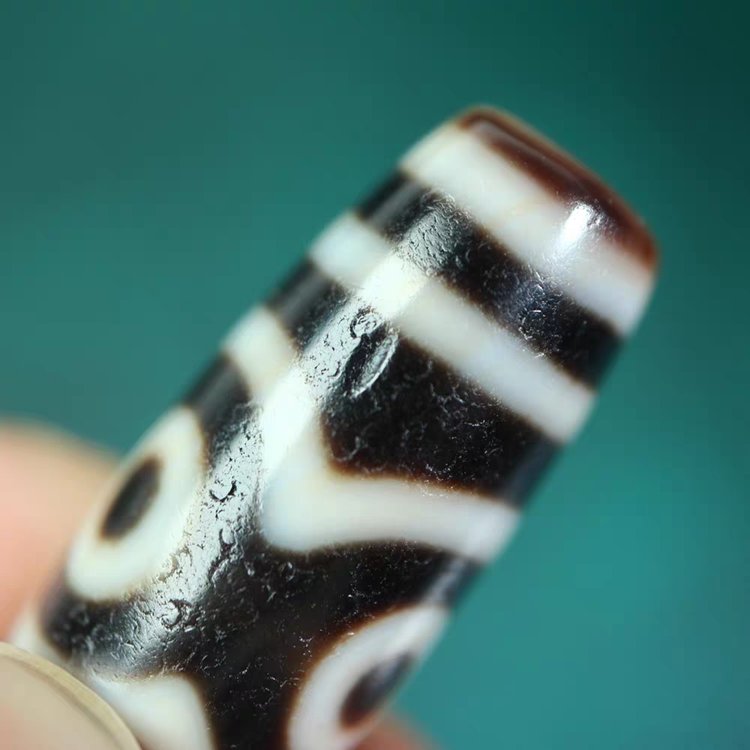 Prosperity Fulfilled 3 Eye Dzi Bead