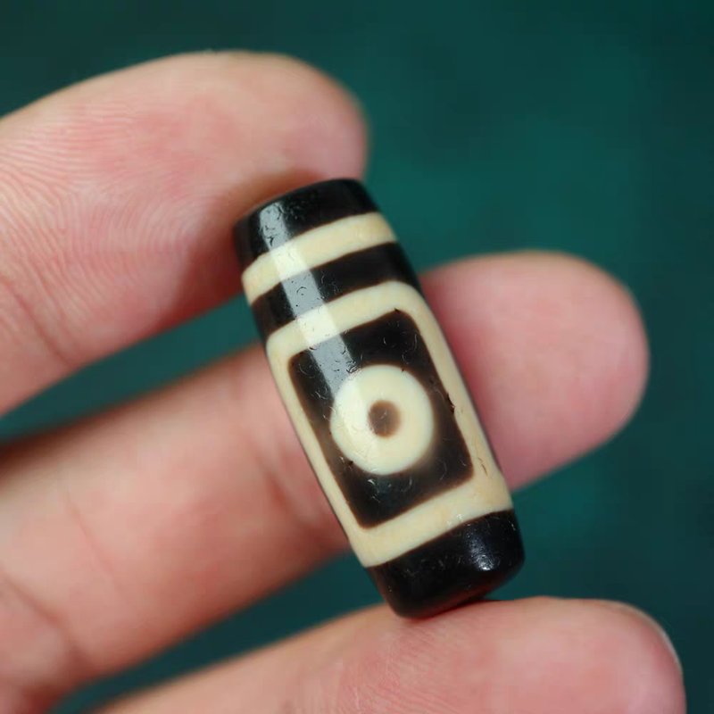 Insightful Refuge of Wisdom Amulet 2 Eye Dzi Bead