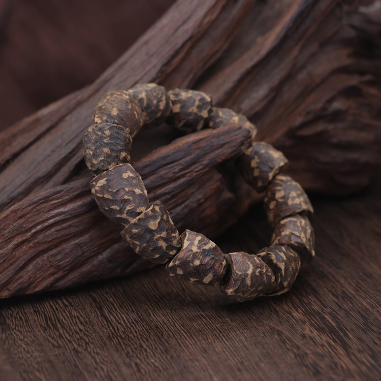 Hand Carved Agarwood Beads 12 Beads