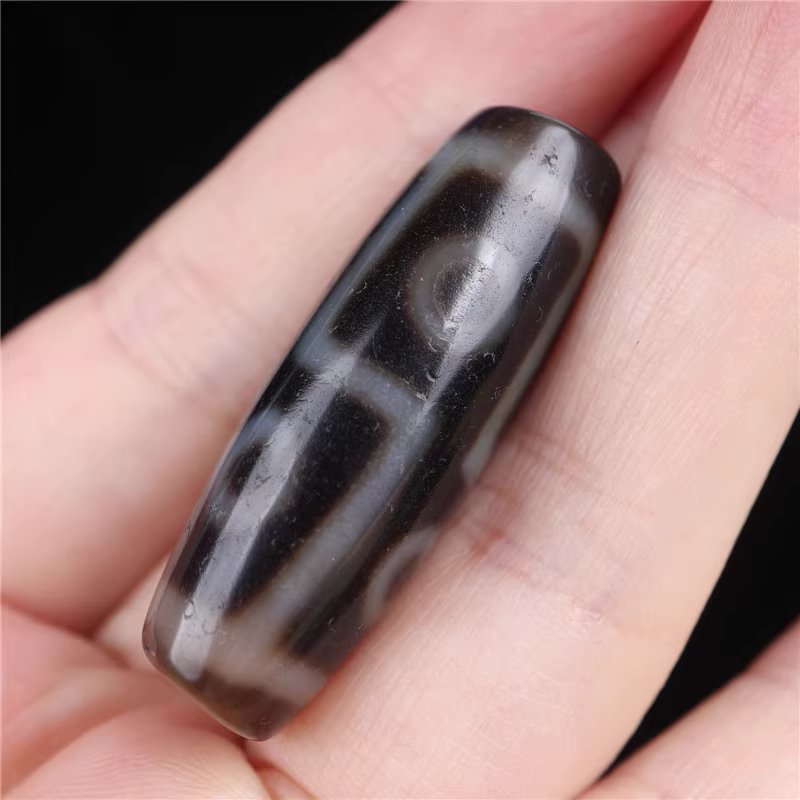 Harmonizing Body, Speech and Mind Amulet 6 Eye Dzi Bead