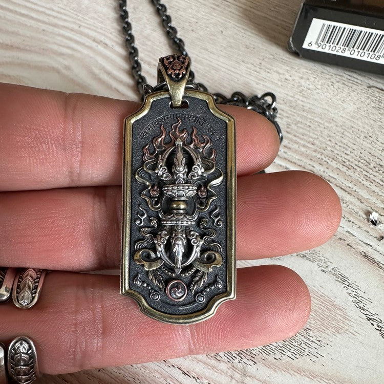 Meticulous Vajra Amulet