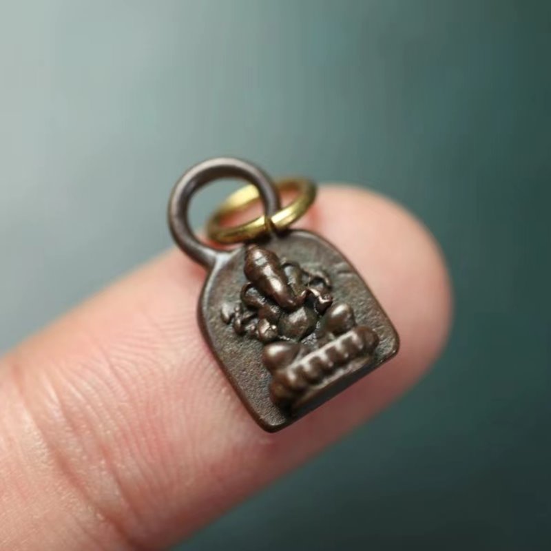 Old Tibetan Ganesh Charm-Mantrapiece