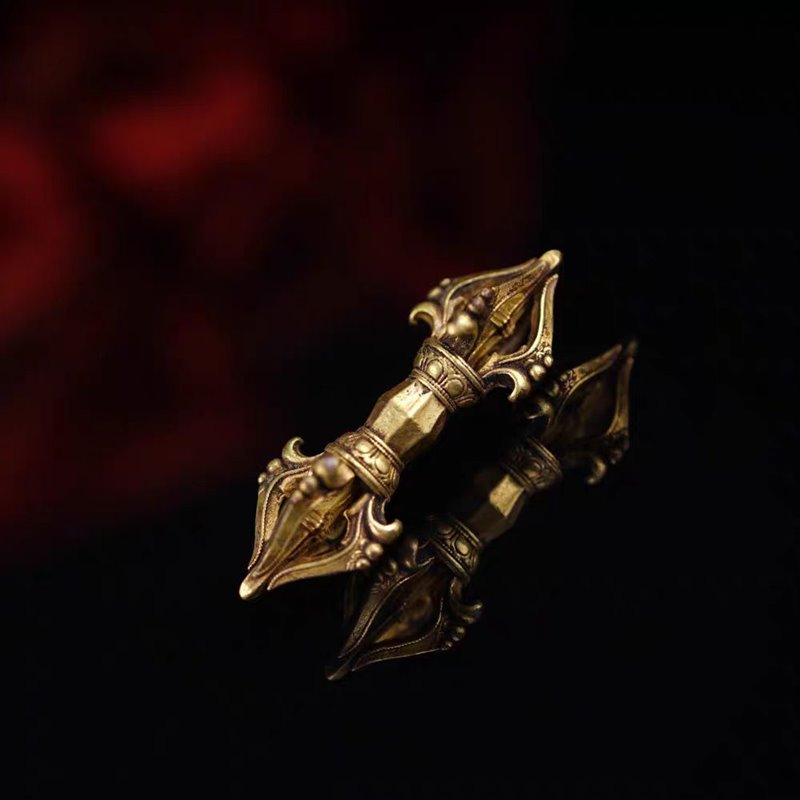 Vintage Tibetan Gilt Vajra Whisper Pendant