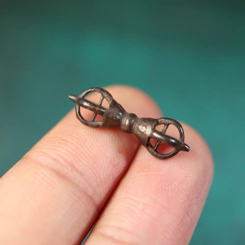 Old Tibetan Iron Dorje Vajra Pendant