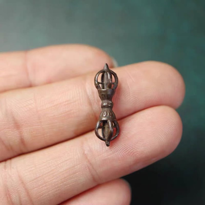 Old Tibetan Iron Dorje Vajra Pendant-Mantrapiece