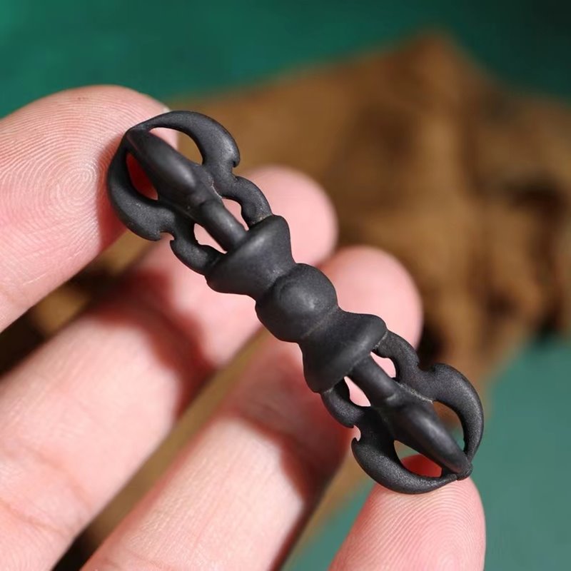 Old Tibetan Iron Forged Vajra Pendant