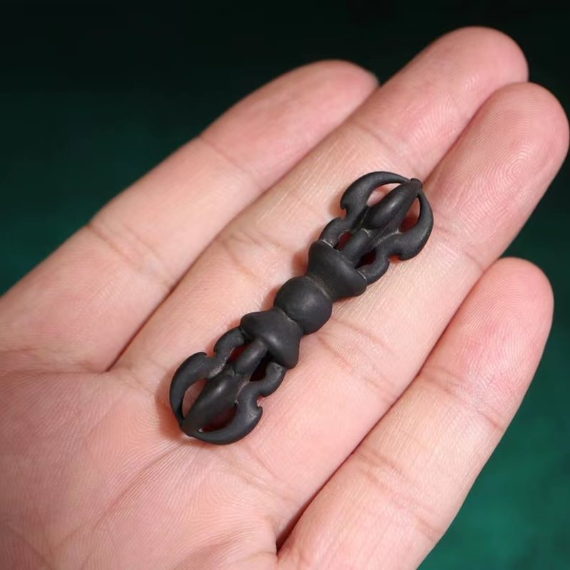 Old Tibetan Iron Forged Vajra Pendant