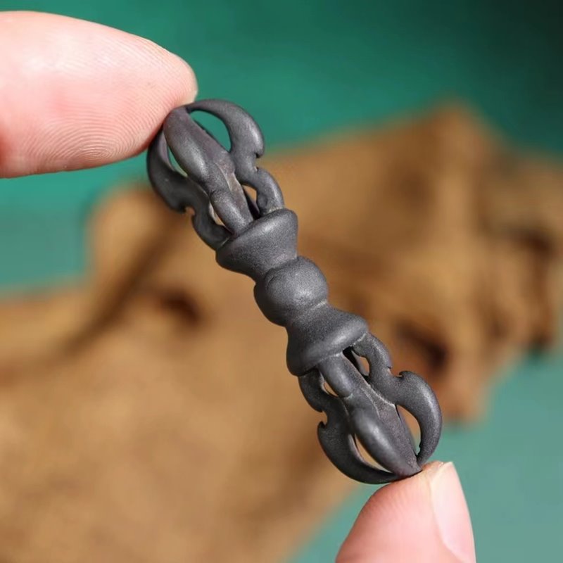 Old Tibetan Iron Forged Vajra Pendant
