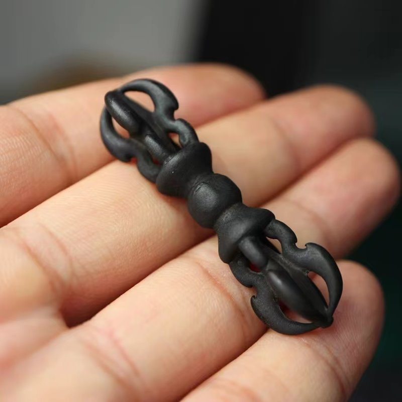 Old Tibetan Iron Forged Vajra Pendant