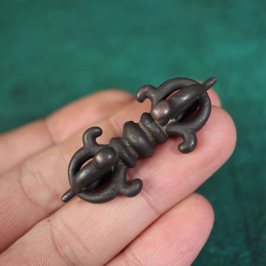 Old Tibetan Meteoric Iron Vajra Pendant