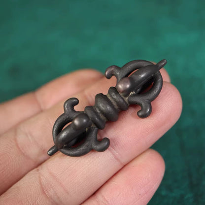 Old Tibetan Iron Vajra Pendant-Mantrapiece