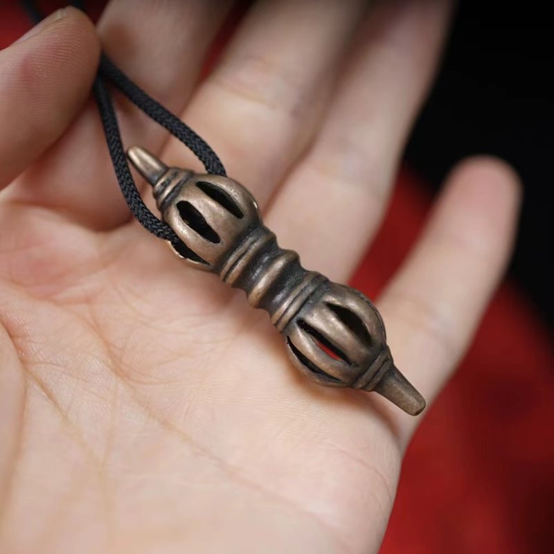 Vintage Tibetan Late Vajra Amulet