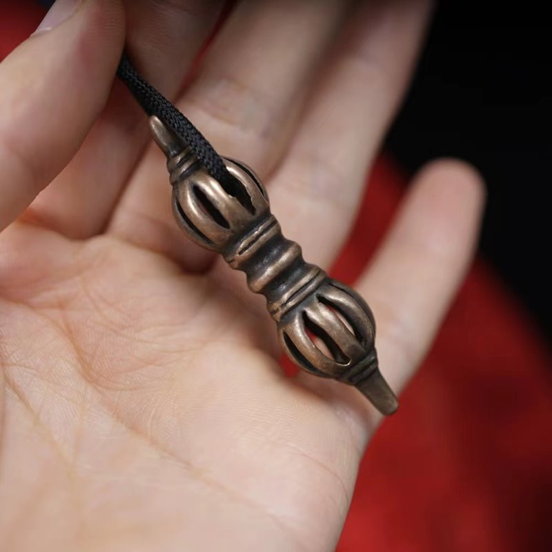 Vintage Tibetan Late Vajra Amulet