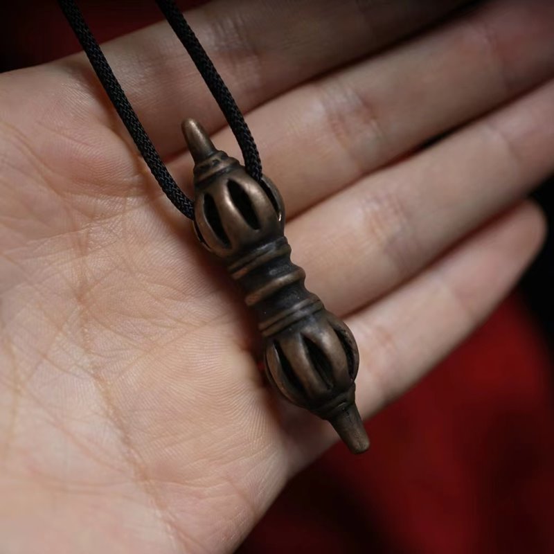 Vintage Tibetan Late Vajra Amulet